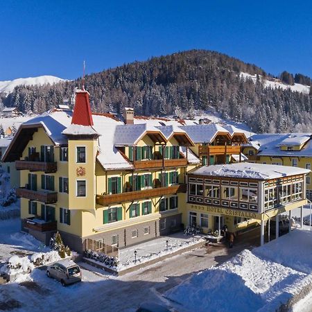 Hotel Cristallo Toblach Exteriör bild