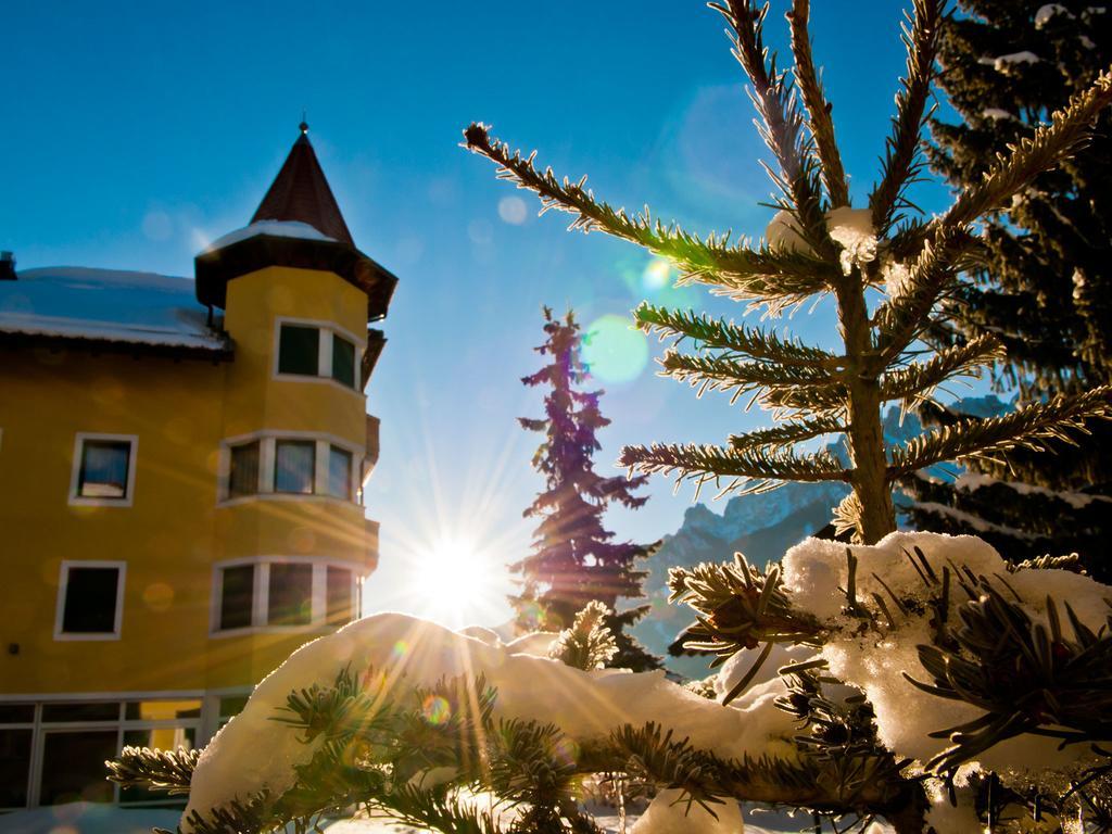 Hotel Cristallo Toblach Exteriör bild