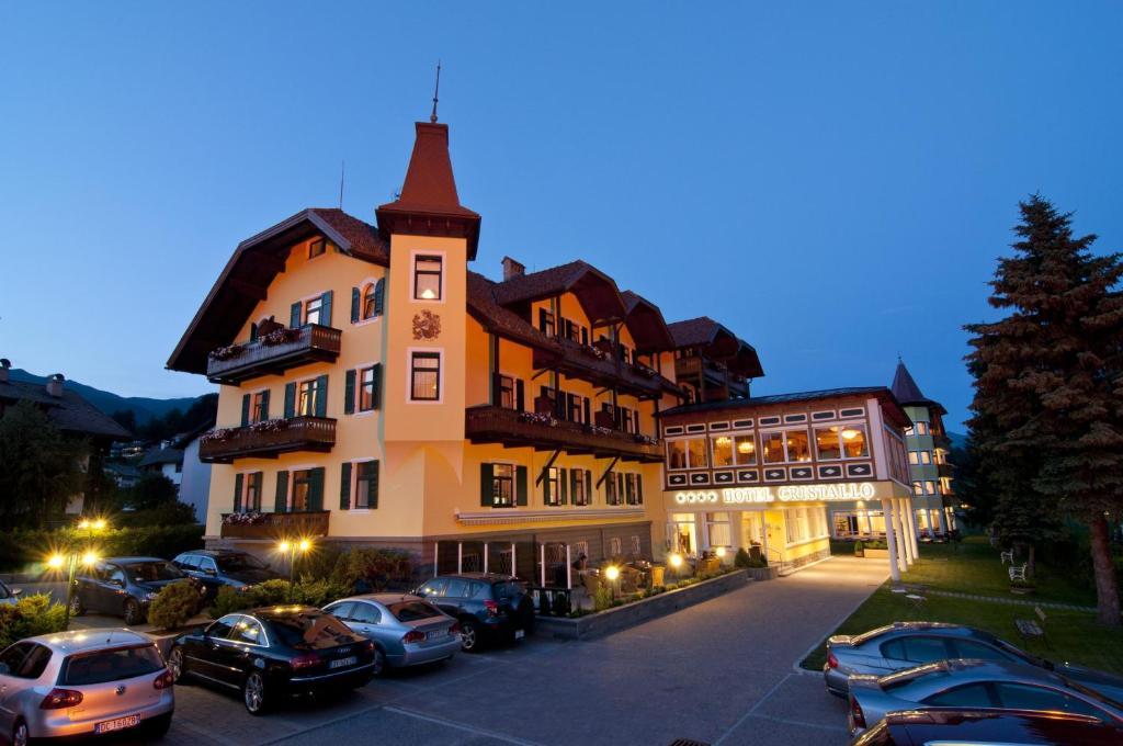 Hotel Cristallo Toblach Exteriör bild