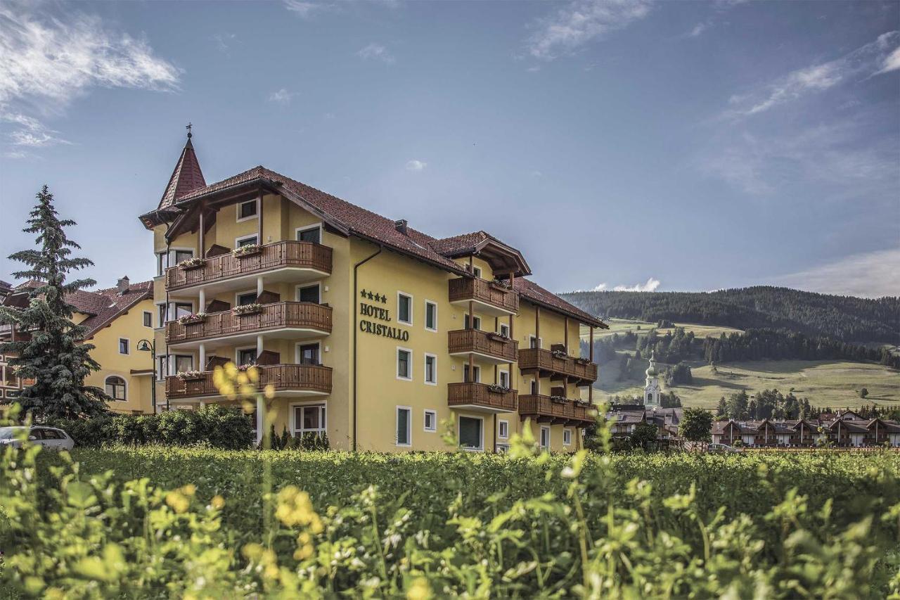 Hotel Cristallo Toblach Exteriör bild